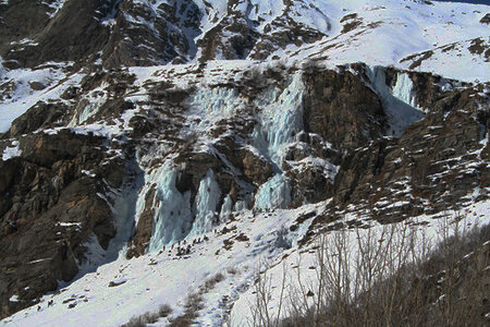Bonneval : cascades en face Sud vers l'Ecot