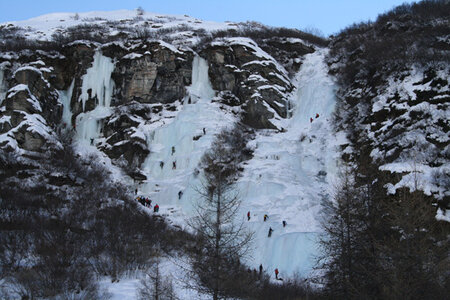 Bonneval : cascades en face Nord vers l'Ecot
