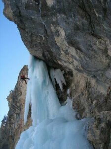 Groupe alpinisme promotion 74 - Cascade - mars08 �Batoux