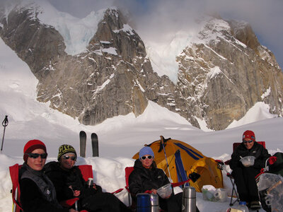 Camp de base Ruth Canal, les filles