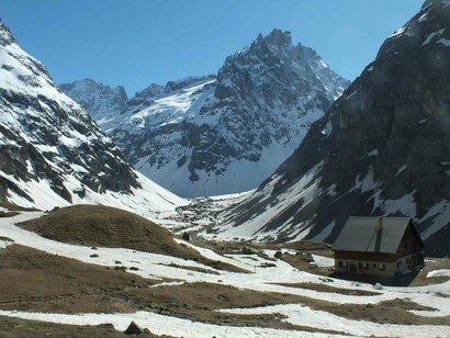 « Le refuge de l'Alpe de Villar d'Arêne, partenaire de l'Envers des Pentes ». « Le refuge de l'Alpe de Villar d'Arêne, partenaire de l'Envers des Pentes ».