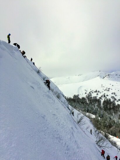 Cantalpinisme, le Grand Parcours alpinisme, neige et galce dans le massif Central. Cantalpinisme, le Grand Parcours alpinisme, neige et galce dans le massif Central.