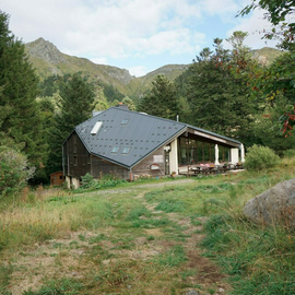https://www.ffcam.fr/le-chalet-du-sancy-se-refait-une-jeunesse.html https://www.ffcam.fr/le-chalet-du-sancy-se-refait-une-jeunesse.html
